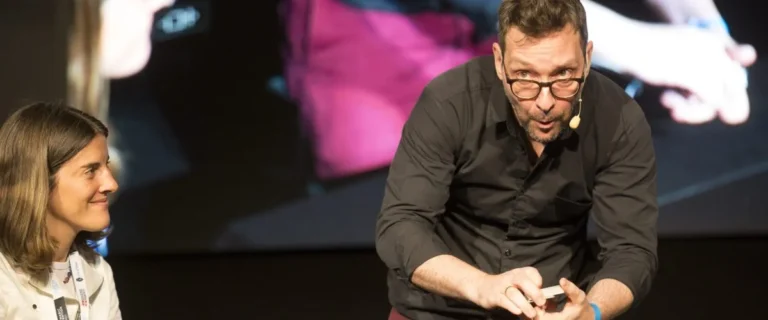 Foto de Otero en escenario